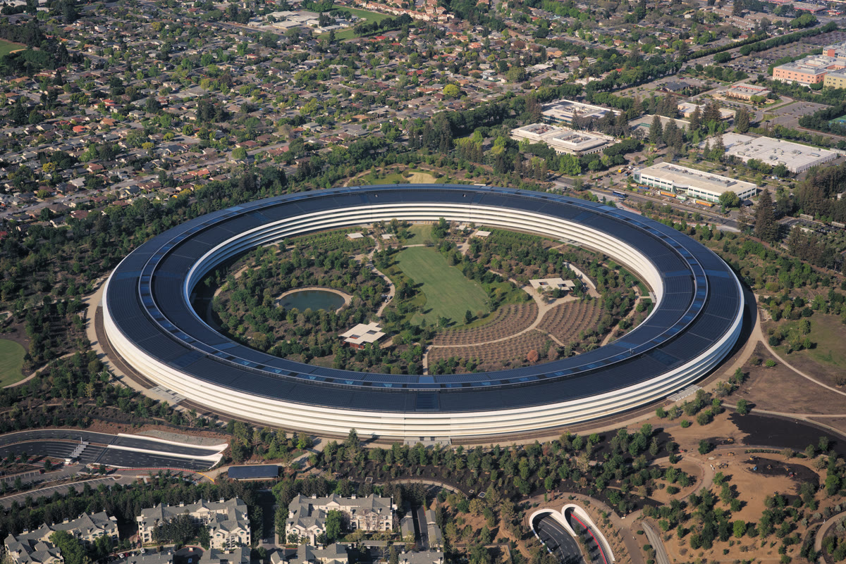 Aerial view of Apple Park in Cupertino, California