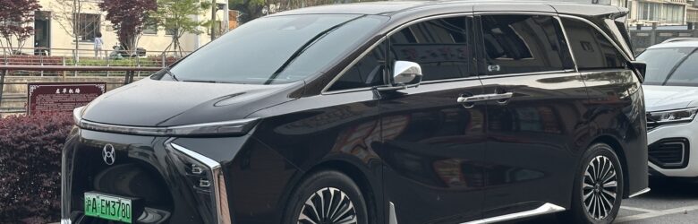 Hycan V09 all-electric seven-seat MPV