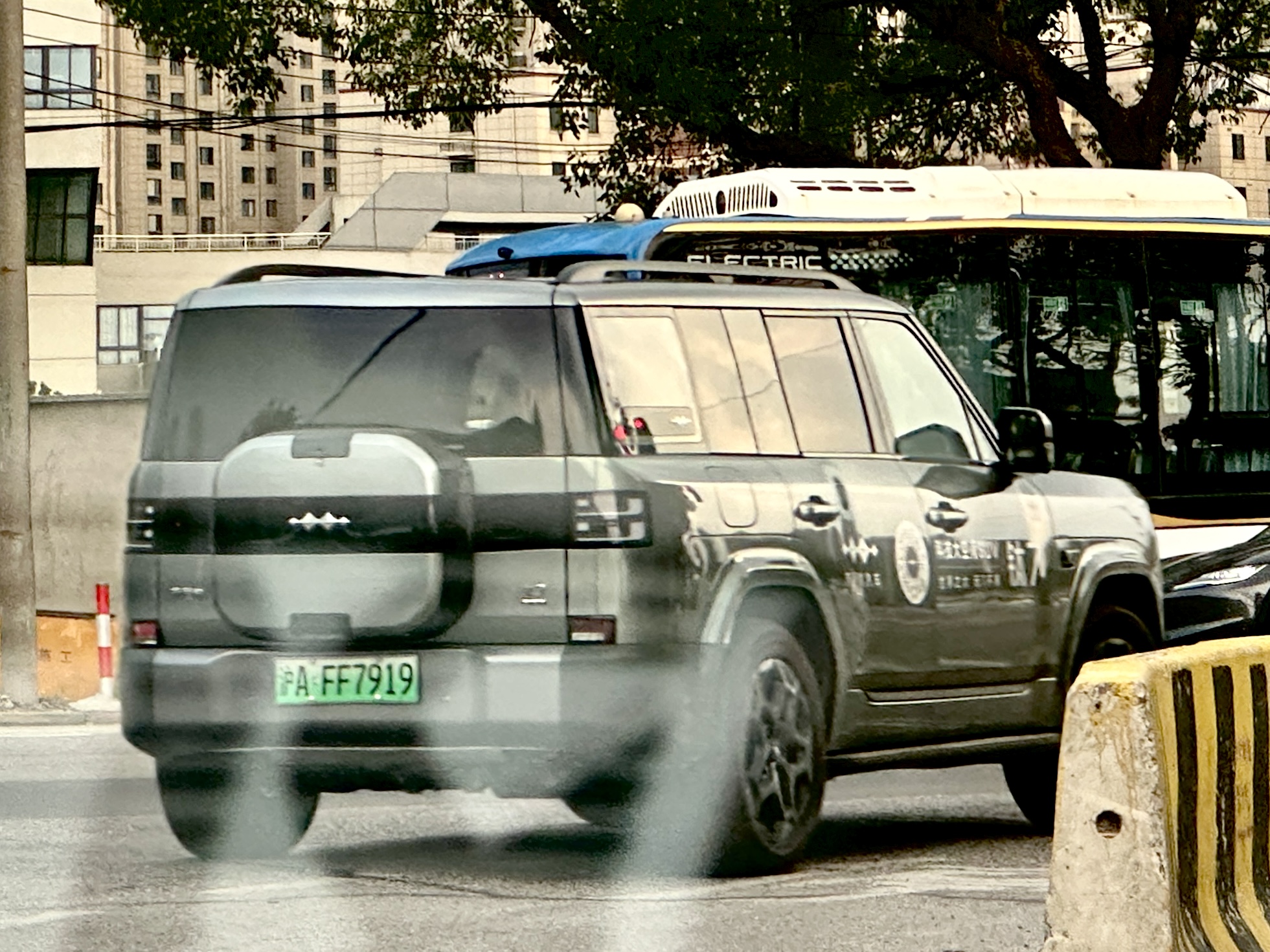 BYD Ti 7 plug-in hybrid SUV