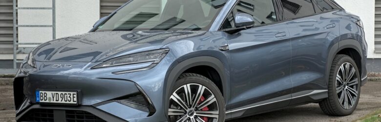 BYD Sealion 7 electric SUV front three-quarter view